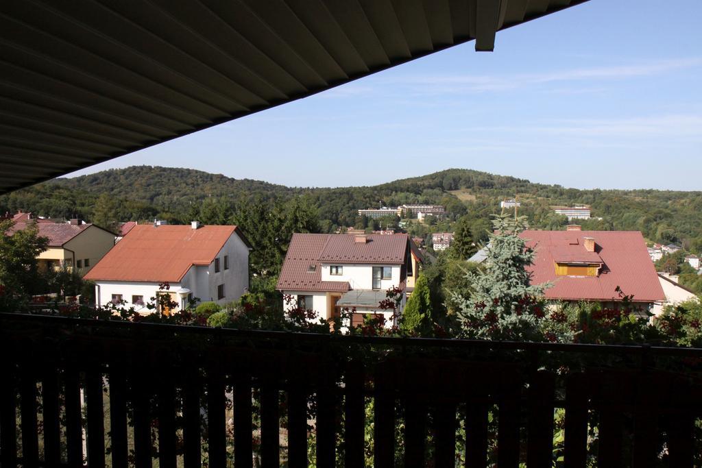 Pokoje Goscinne Szuber Iwonicz-Zdrój Habitación foto